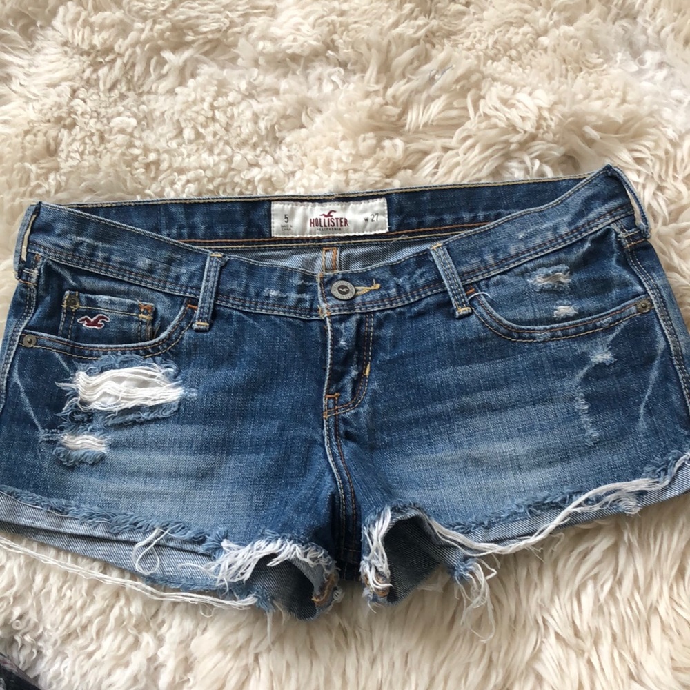 Perfect Hollister jean shorts. Distressed